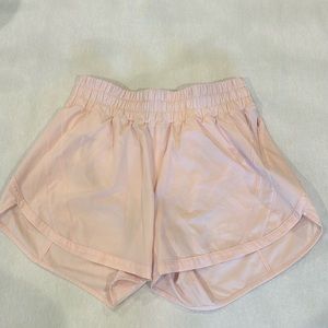 Lululemon track that mid-rise 5’ women’s shorts. Size 8